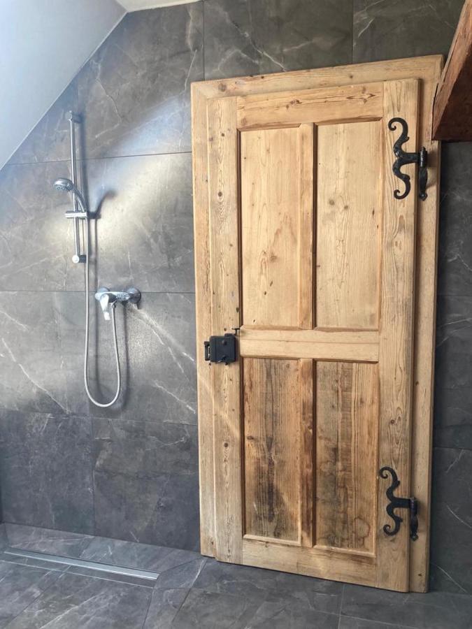 Altbau Zimmer In Anif Εξωτερικό φωτογραφία
